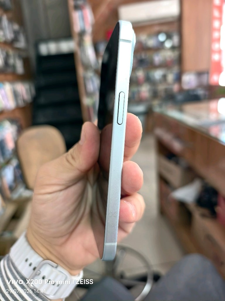 iPhone 15 - 4