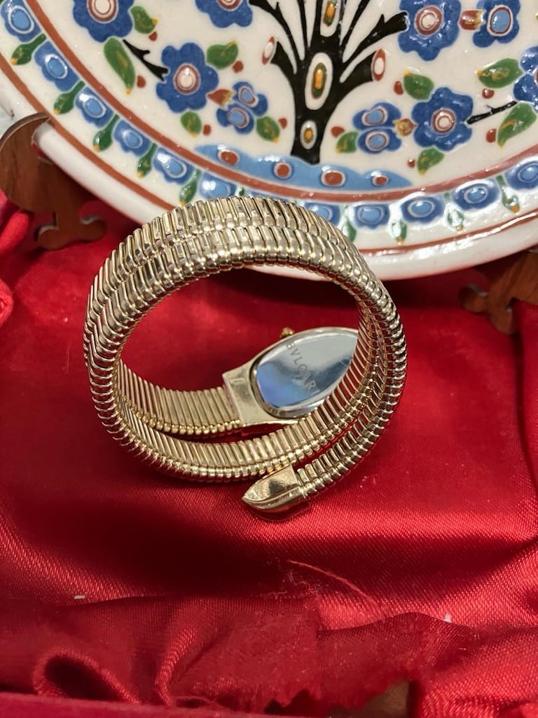 Bvlgari Zarif Yeşil Kadranlı Altın Tonlu yılan kordunlu kadın Saat - 6