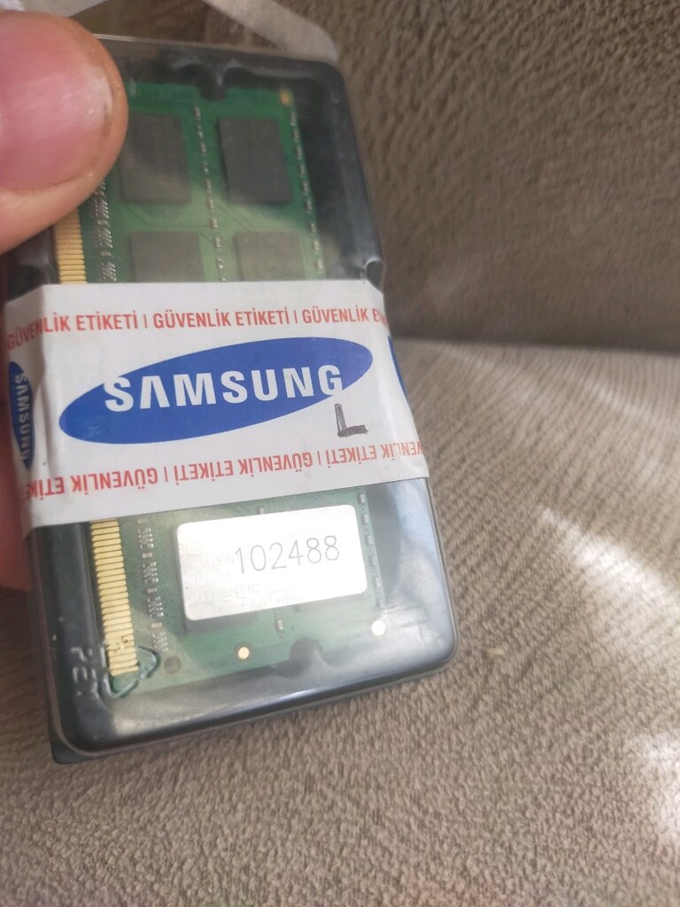 SAMSUNG LAPTOP 8 GB.DDR3 RAM - 2