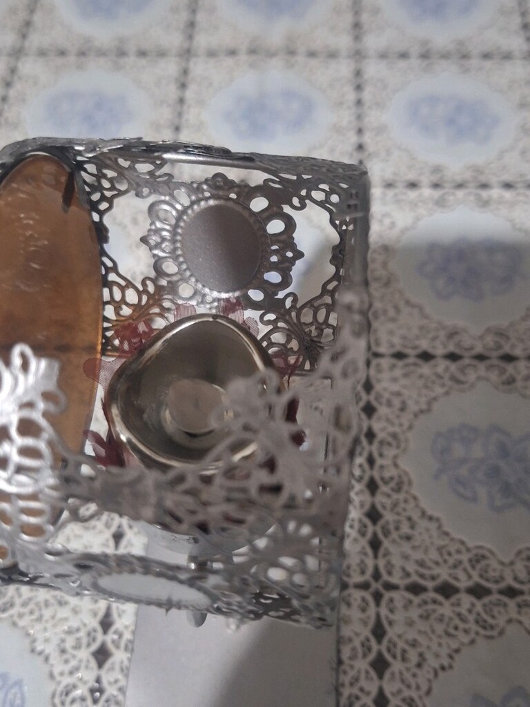 mumluk örtüsü fotoda mevcuttur.metal - 4