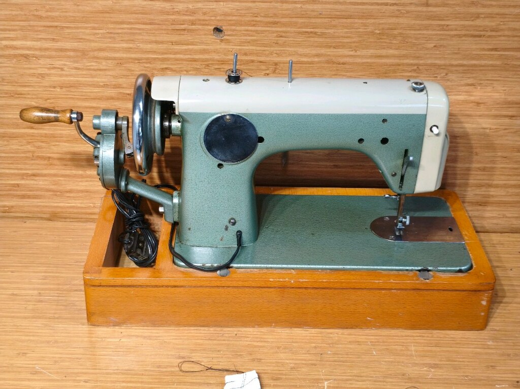 Alman düz dikiş makinesi elle çevirmeli - 4