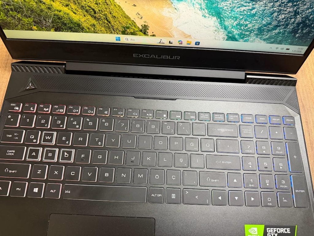TERTEMİZ EXCALİBUR G770 İ7 10750H GEFORCE1650 Tİ - 6