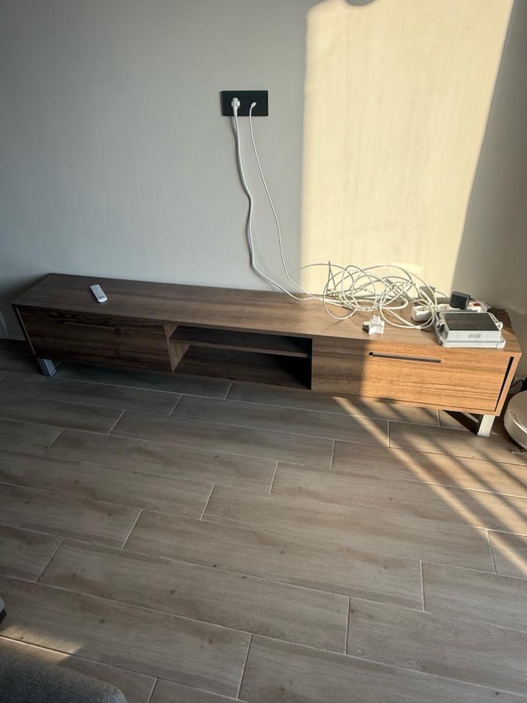 Yepyeni TV Ünitesi - 2
