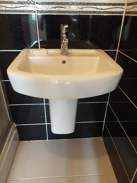 Kale marka Lavabo 60 sm ayak 32x26