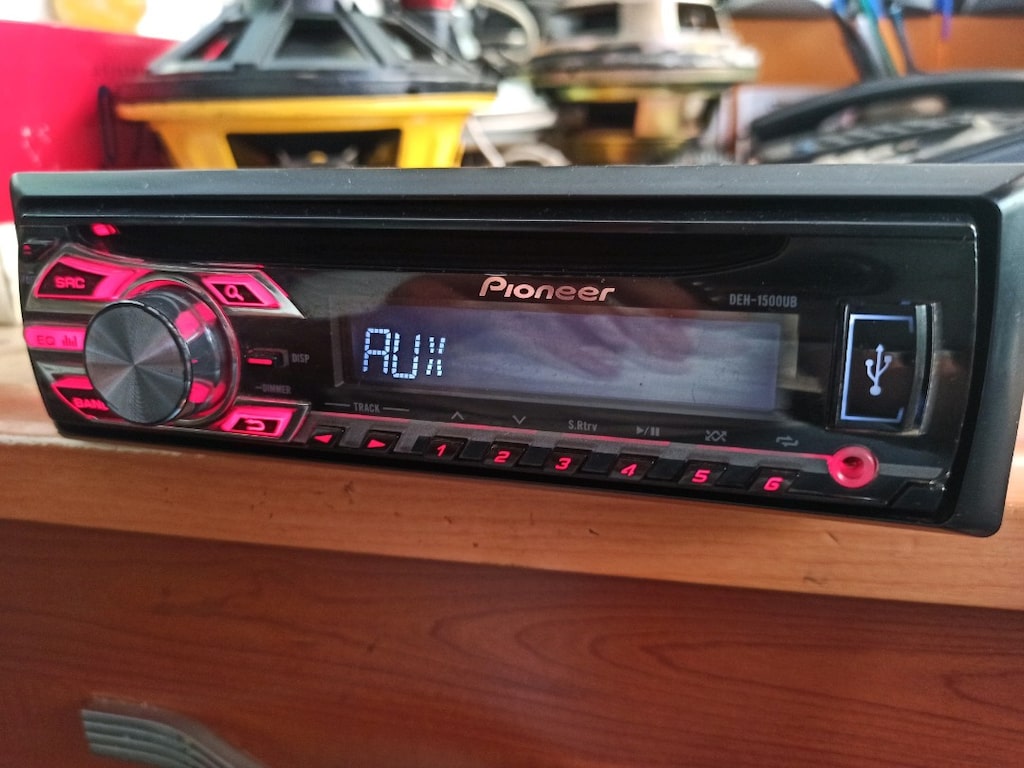 sıfır gibi eski seri Pioneer USB AUX RADYO BULUTUT tek anfi çıkışli - 5