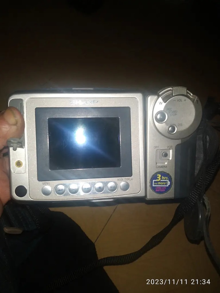 Sharp küçük kasetli kamera