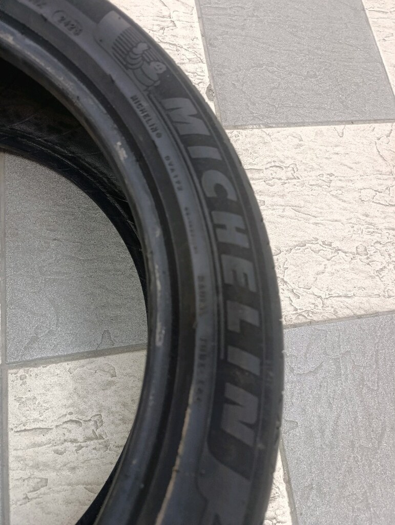235/45/20 Michelin - 6