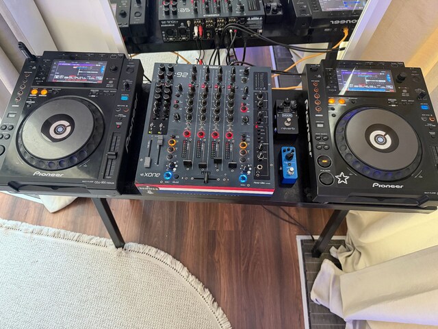 Dj setup | 2x Pioneer CDJ-900 Nexus + Xone 92