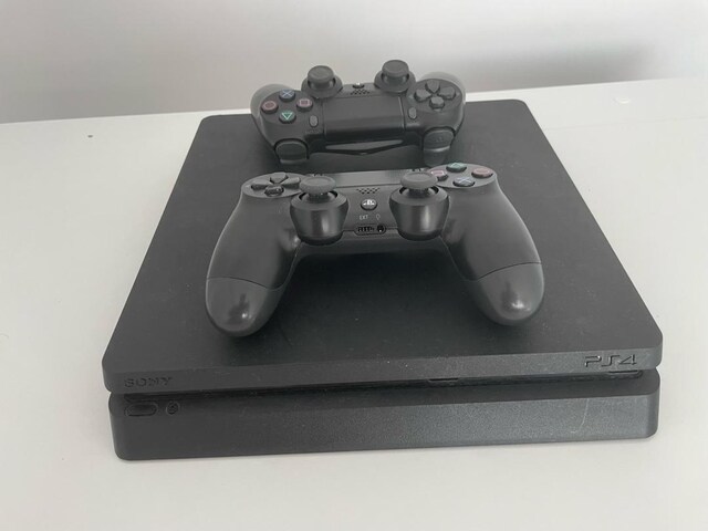 Ps4 Slim 1TB 2 Kol