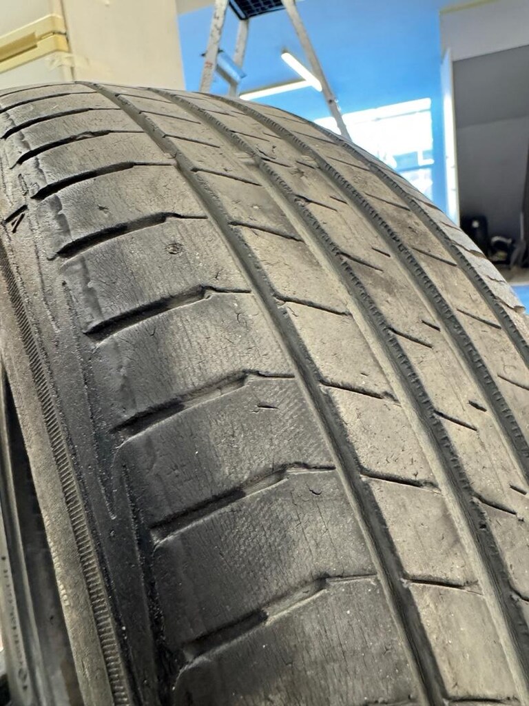 DUNLOP 205 60 16 R - 5