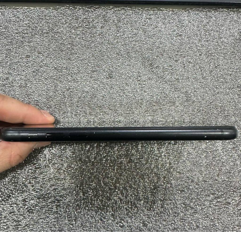 I Phone Xr 64 Gb - 3