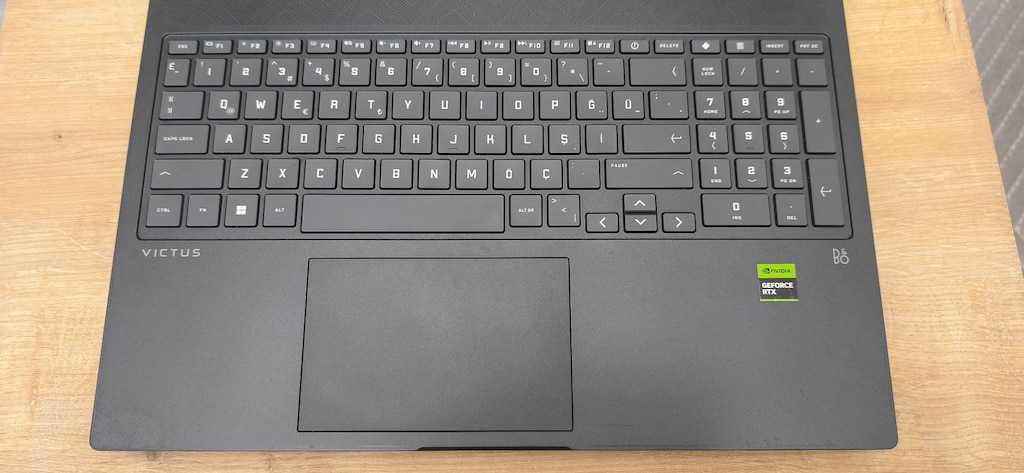 ÖZEL ÜRETİM HP Victus 16, 32gb Ram, RTX 4050, Ryzen 7 7840HS, 1TB - 14