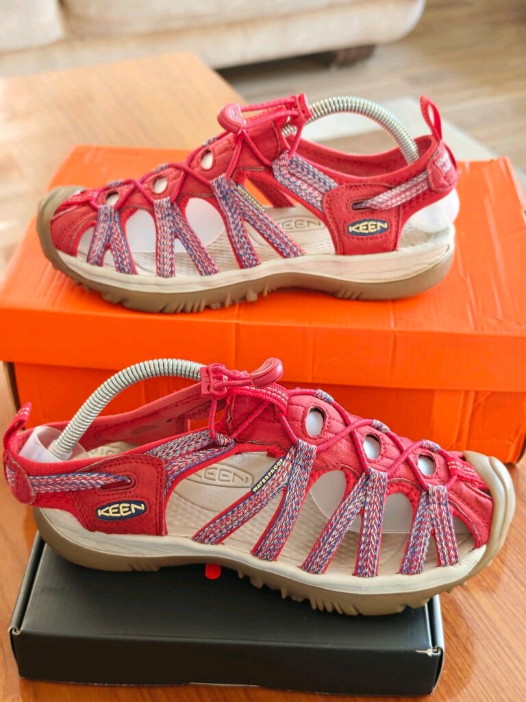 Keen Orjinal tertemiz waterprof sandalettir. Çok kısa süre kullanılmış - 3