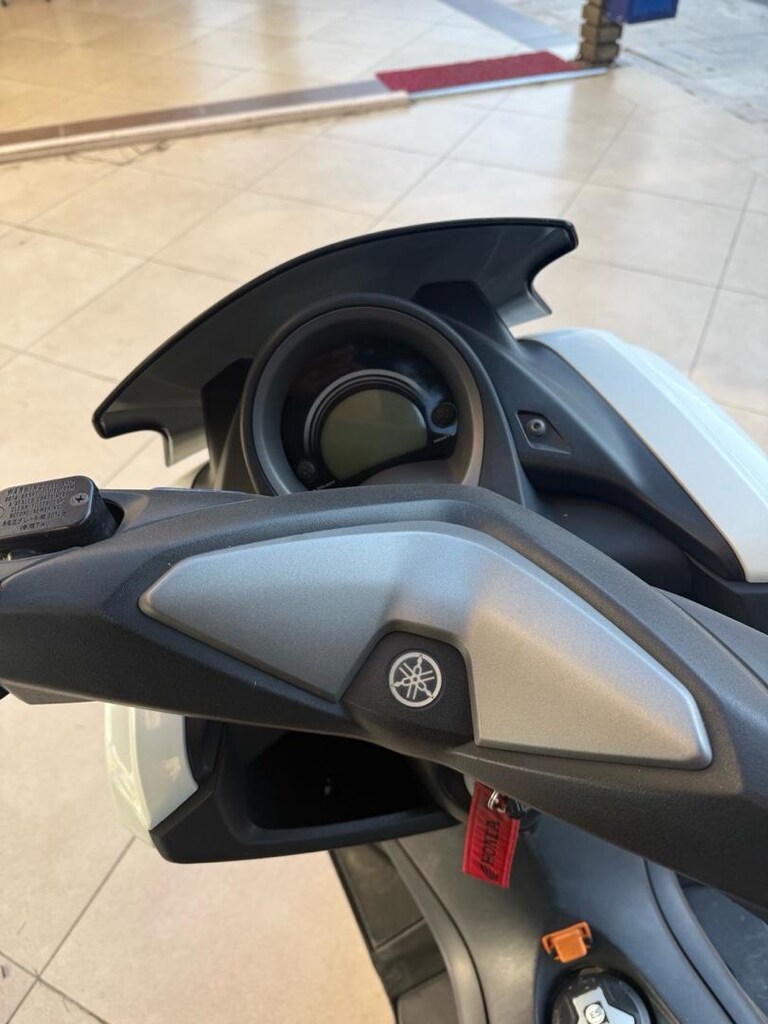 Yamaha nmax 155 - 5