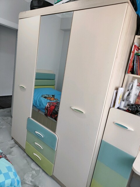 mondi genç odası 3 kapılı 3 çekmecelı gardolap ve baza baslık