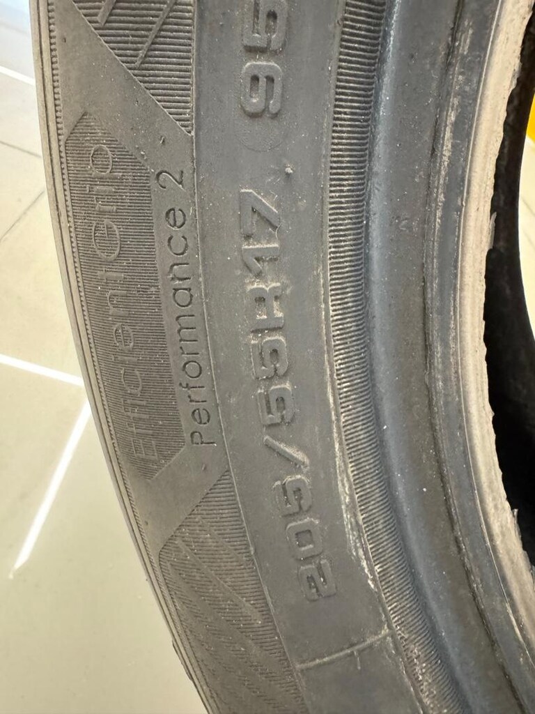 GOODYEAR 205 55 17 R - 3