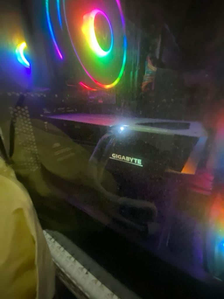 AMD Gigabyte RX 7600 - 2