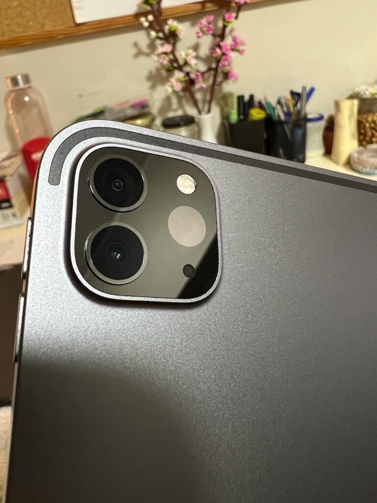 iPad Pro 3. Nesil 11” 256 GB - 4