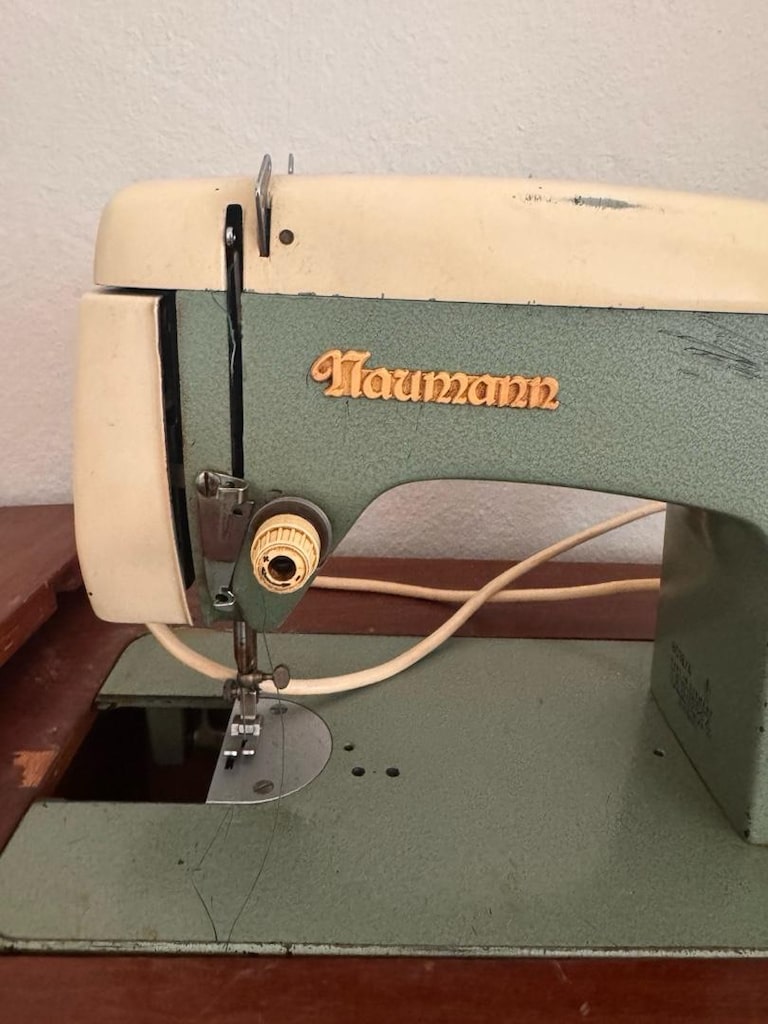 Dikiş Makinesi ve Sehpası - 9
