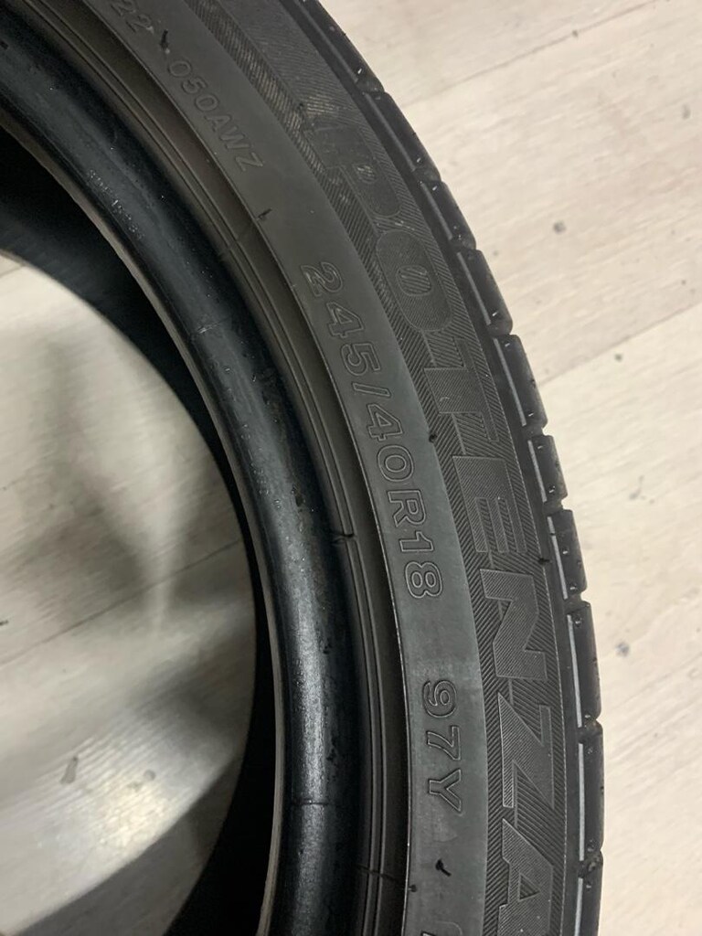 245x40x18 Bridgestone iki adet lastik - 2