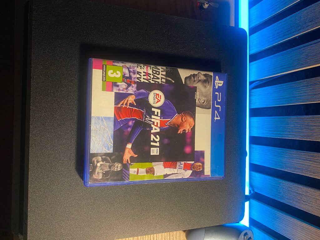 Playstayion 4 Slim - 8