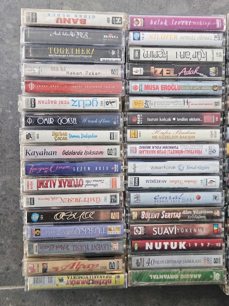 çeşitli sanatçılara ait müzik kaset albüm - 10