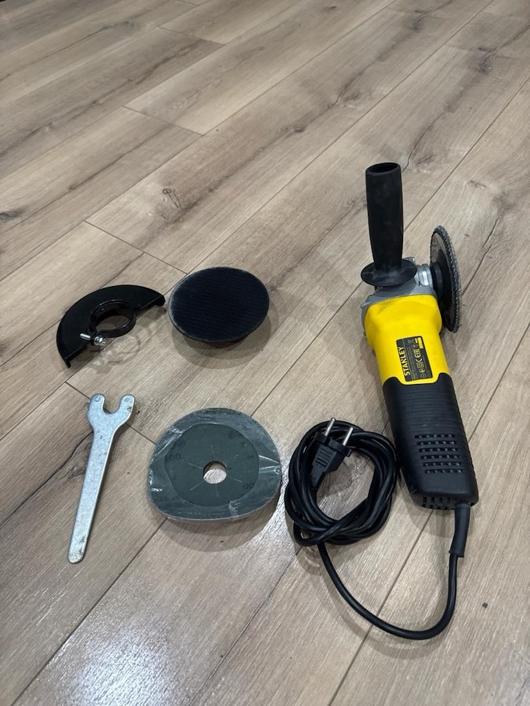 Stanley STGS7115 Avuç Taşlama Kesme Makinesi (710W - 115mm) - Temiz - 3