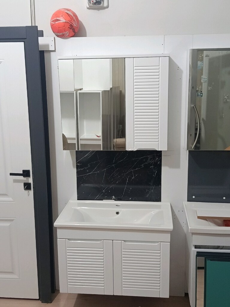 DUVARA ASMALI ULTRA BALON KAPAK BANYO DOLABI SETİ - 10