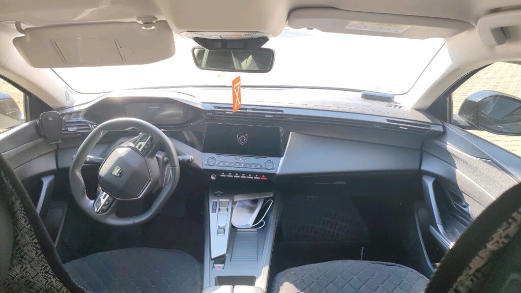 Peugeot 408 - 4