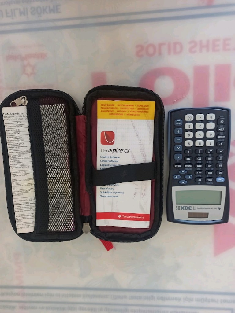 Temiz Durumda Texas Instruments TI-30XIIS Bilimsel Hesap Makinesi - 2