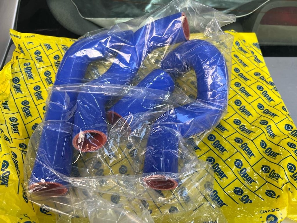 TOFAŞ DÜZ MOTOR RADYATÖR HORTUMLARI MAVİ SİLİKON SET - 2