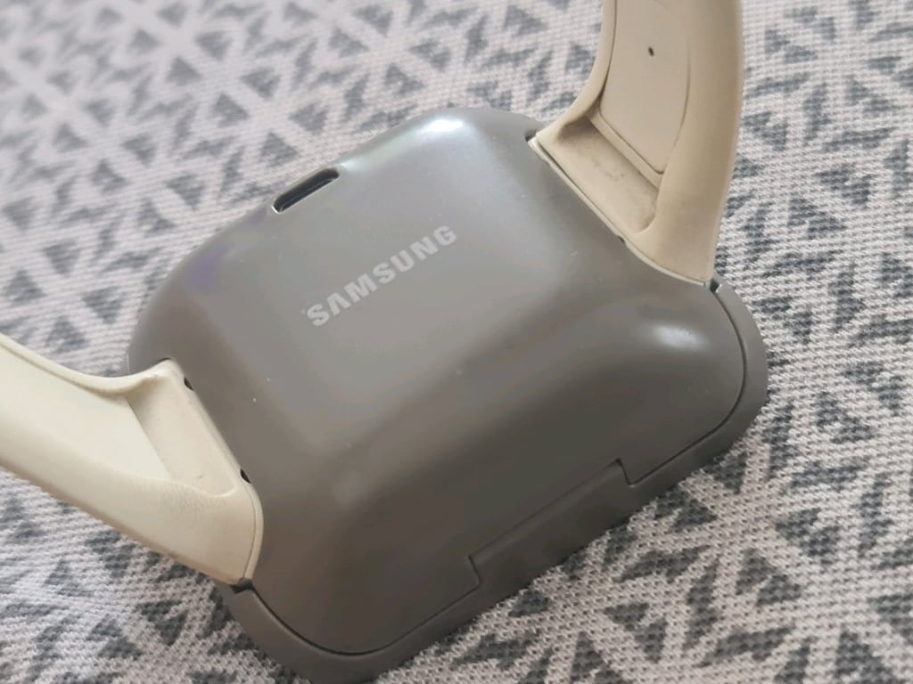 Sıfır gibi orjinal samsung gear kameralı akıllı kol saati - 2