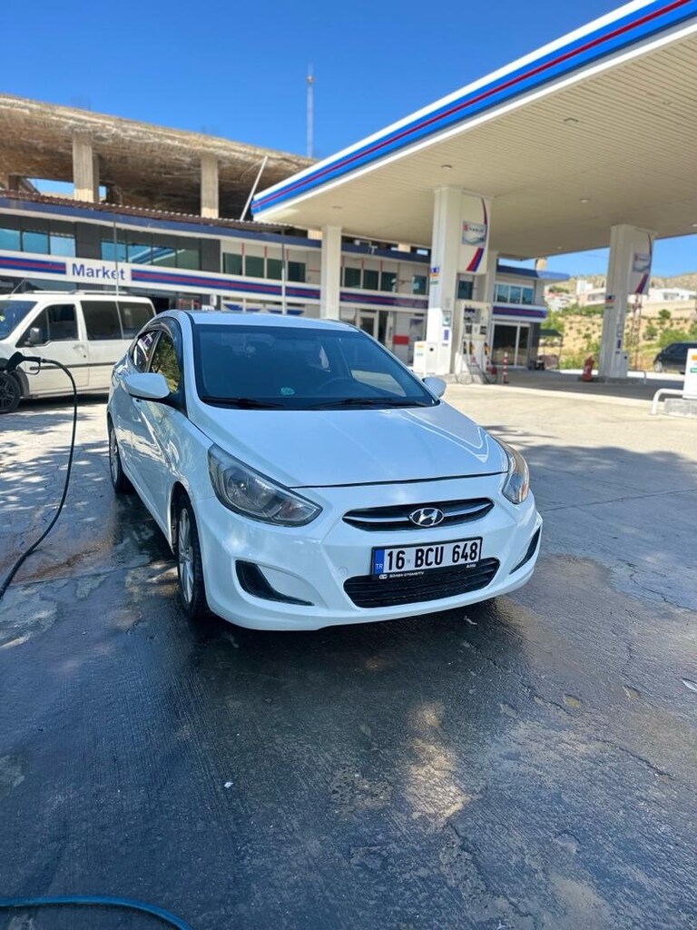 Hyundai Accent blue - 15