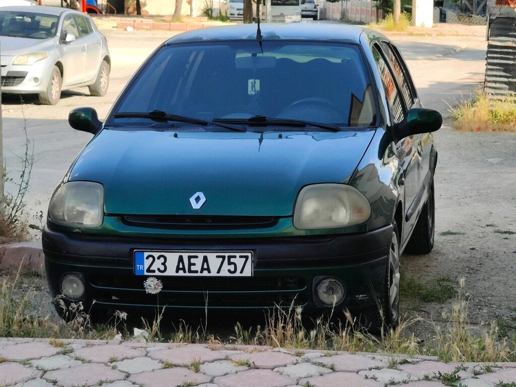 Renault Clio 2 hb - 8