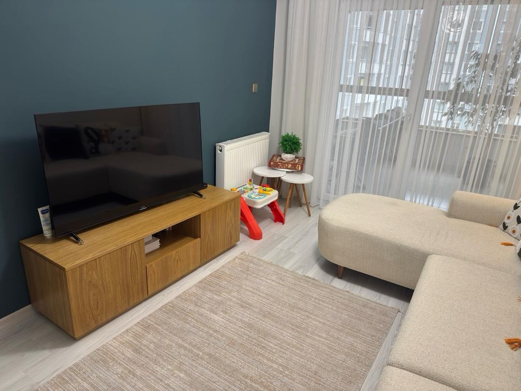 L KOLTUK TV ÜNİTESİ AVİZE HALI YENİ GİBİ - 2