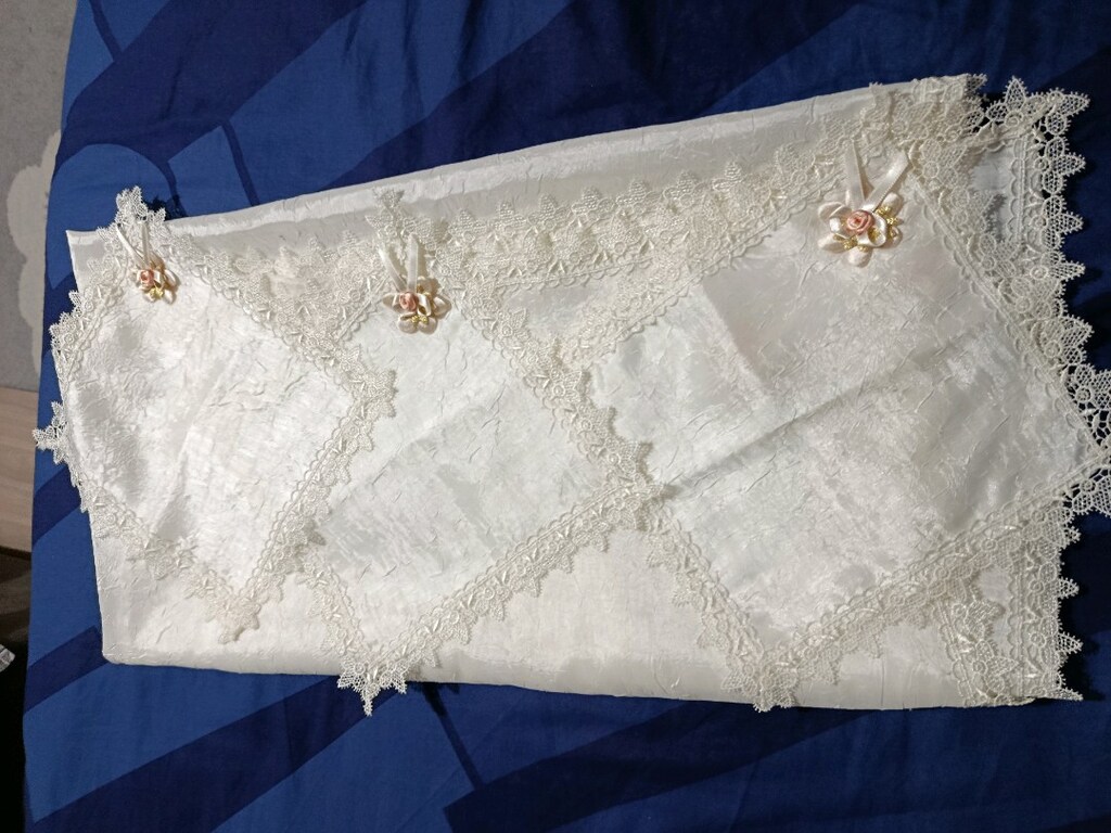 16 tane peçete ve bir masa örtüsü 1 / 27 cm 1 / 27 cm Sakarya içi - 4