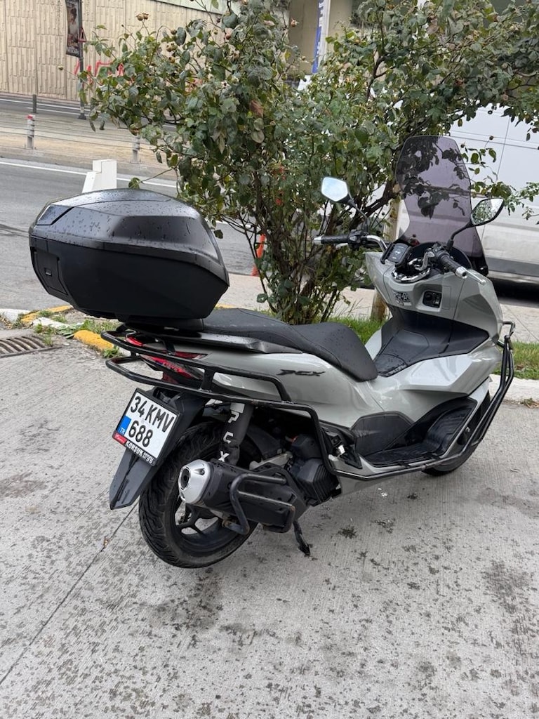 PCX 2024 Temiz hasarsız - 4