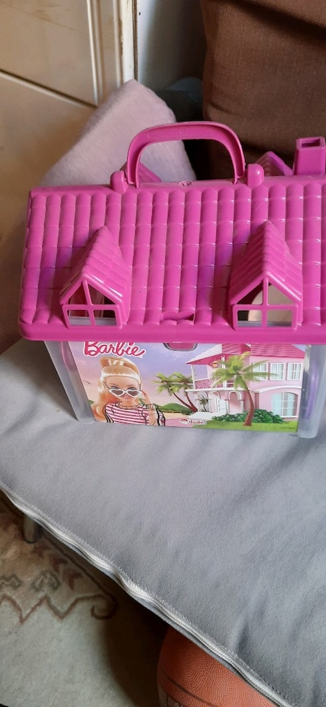 Barbie oyun evi oyuncak takımıyla - 3