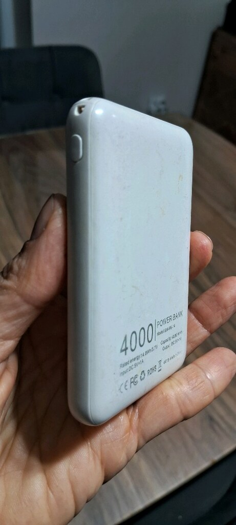 GoMobile beyaz taşınabilir şarj cihazı - 8