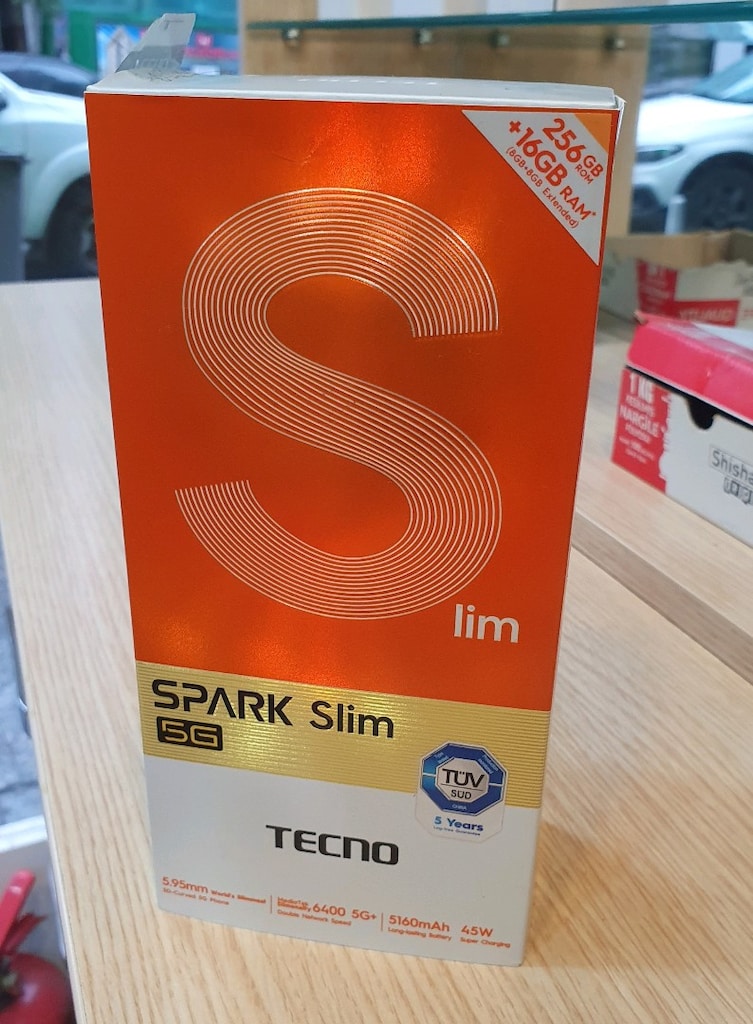Tekno Spark Slim 5G 256GB 8+8 16GB RAM - 5