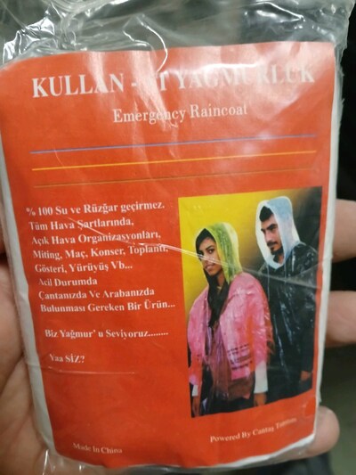 tek kullanımlık yağmurluk