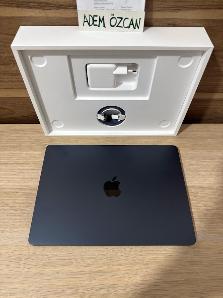 MacBook Air / M5 / 13 inç / 24 GB Ram / 1 TB Ssd - 8