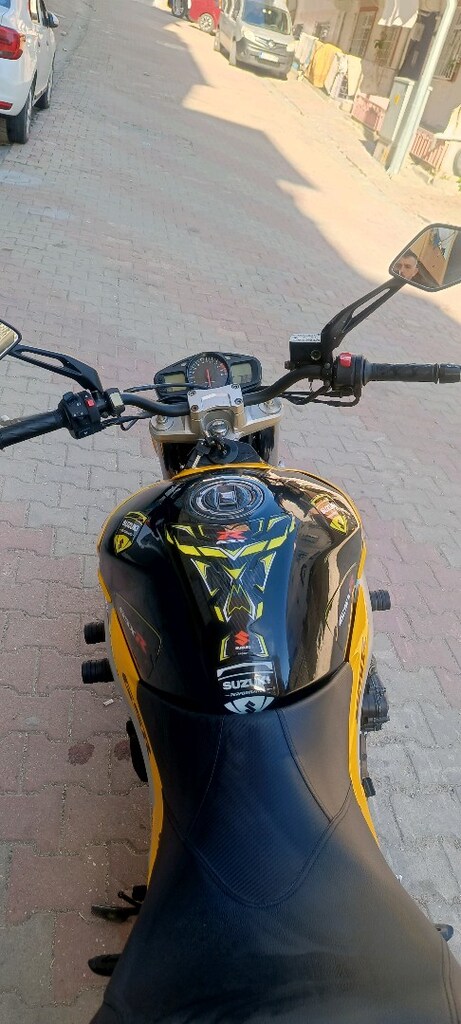suzuzki gsr 600 - 8
