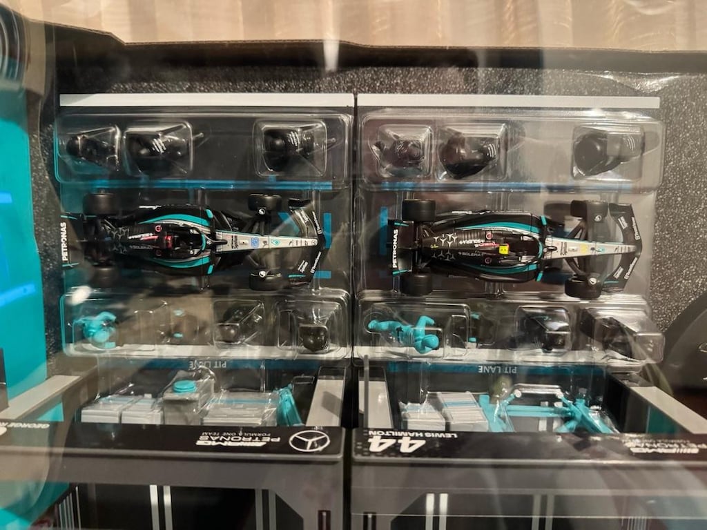 Mercedes Burago 1:43 F1 Yarış ve Pit Ekibi Diecast Seti - 13