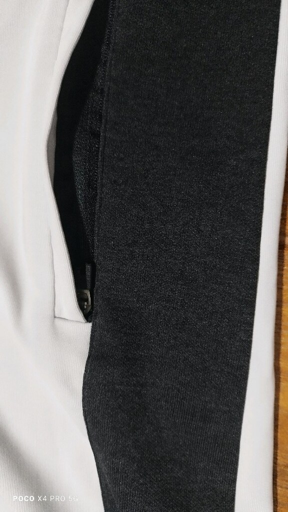 #Erkek sweat mont #Adidas likralı..Önde leke ve arkasında nokta kusur - 5
