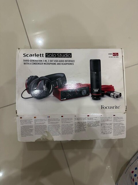 Focusrite Scarlet 2i2 Studio Seti