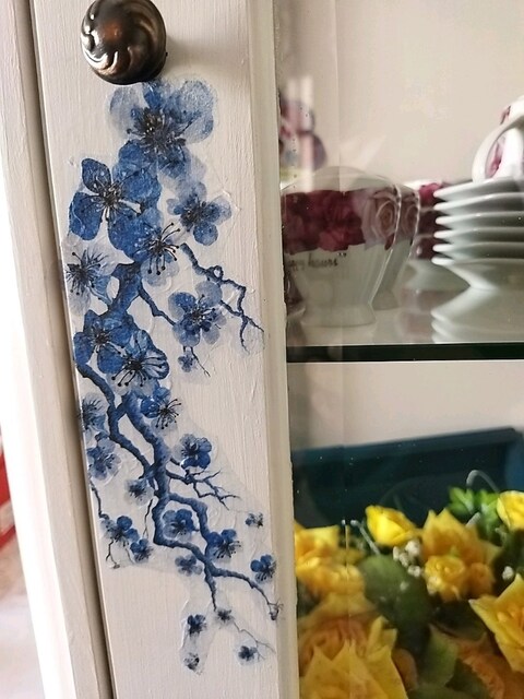 bir adet konsol vitrin.ozel yapım.takimida var.
