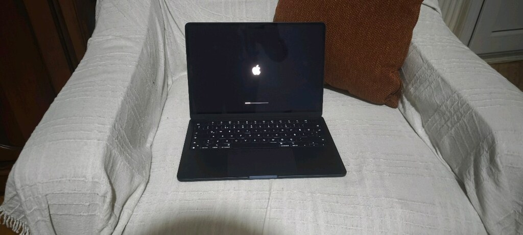Macbook Air M2 8/256 - 2