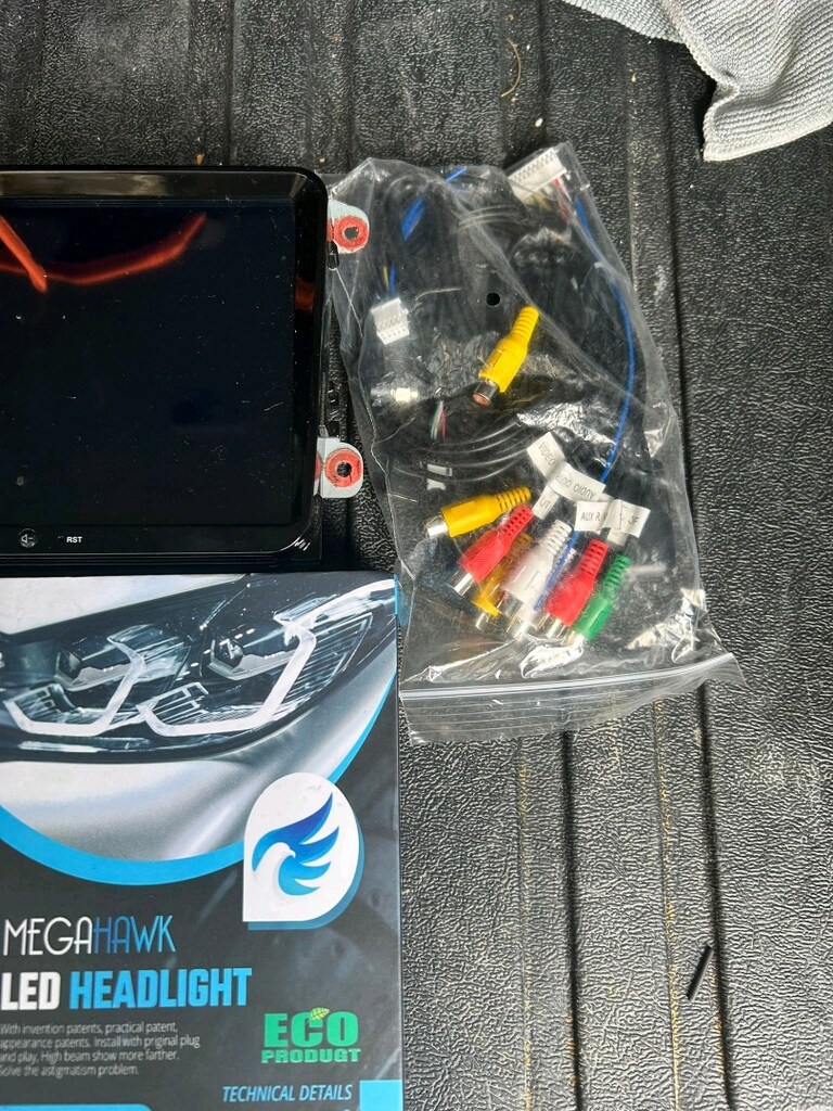 Caddy multimedya & Zenon LED far - 3