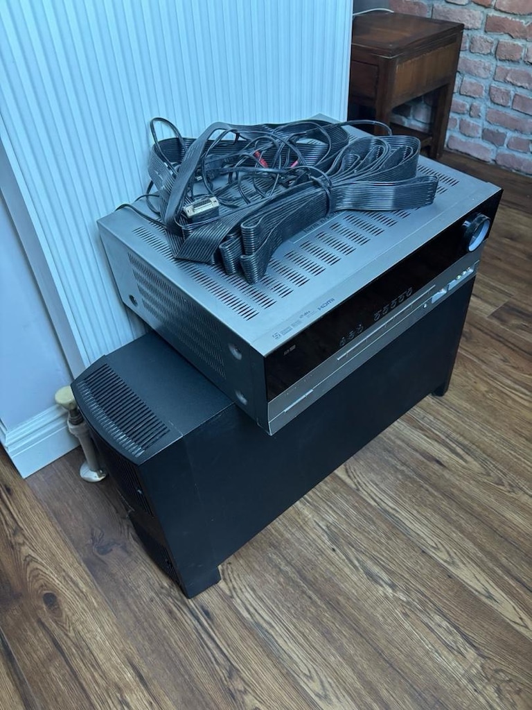 harman kardon anfi ve bose 5 hoparlörlü subwoofer